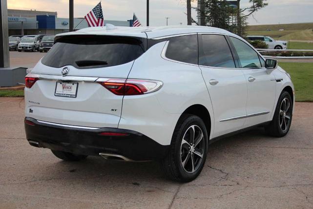 Photo of 2022 White Frost Tri-Coat Buick Enclave
