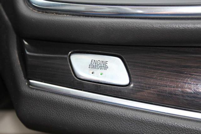 Photo of 2022 White Frost Tri-Coat Buick Enclave
