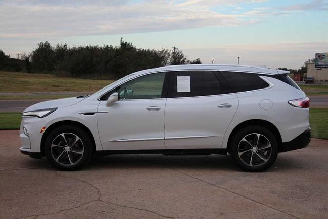 Photo of 2022 White Frost Tri-Coat Buick Enclave
