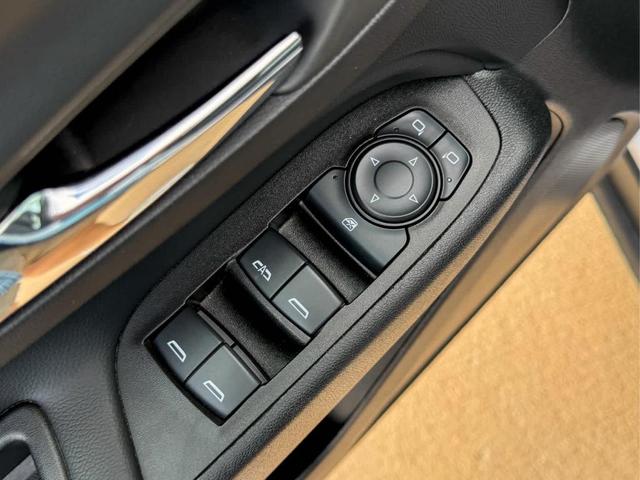Photo of 2022 Summit White Chevrolet Equinox