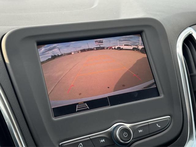 Photo of 2022 Summit White Chevrolet Equinox