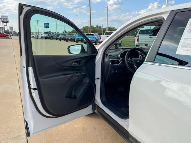 Photo of 2022 Summit White Chevrolet Equinox