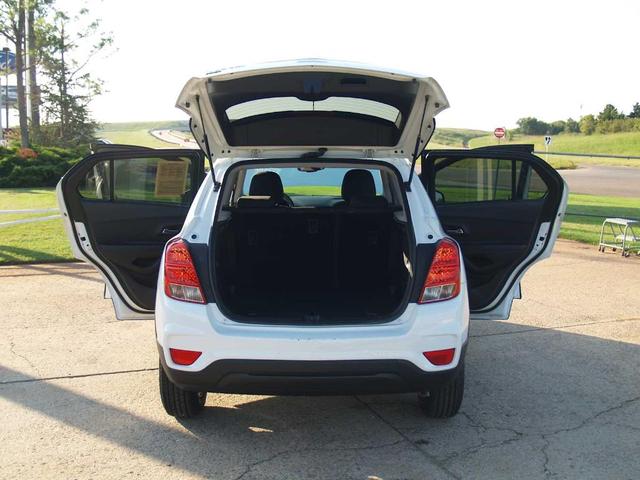 Photo of 2022 Summit White Chevrolet Trax