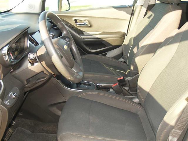 Photo of 2022 Summit White Chevrolet Trax