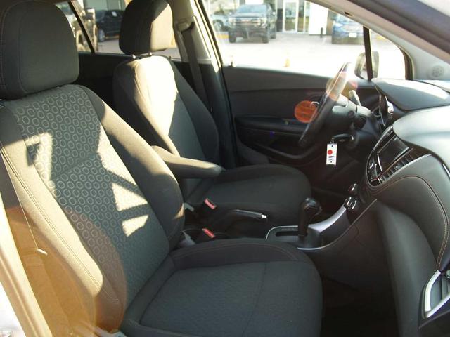 Photo of 2022 Summit White Chevrolet Trax