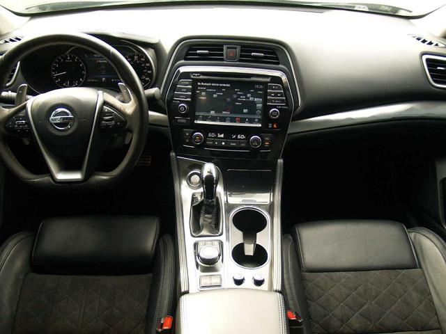 Photo of 2017 Black Nissan Maxima
