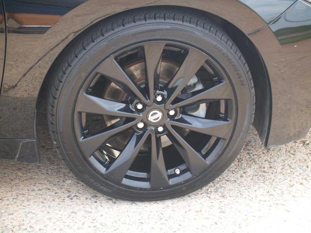 Photo of 2017 Black Nissan Maxima
