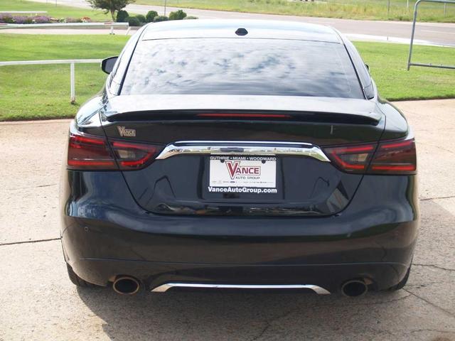 Photo of 2017 Black Nissan Maxima