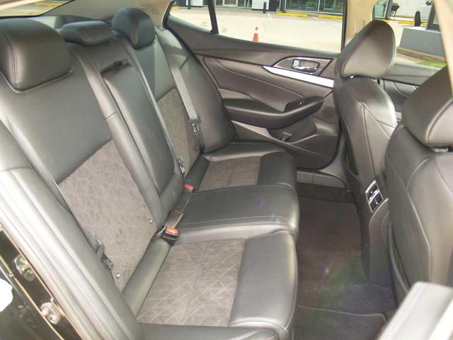 Photo of 2017 Black Nissan Maxima