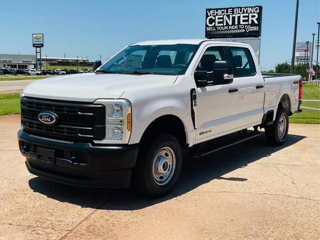 Photo of 2025 Oxford White Ford F-250