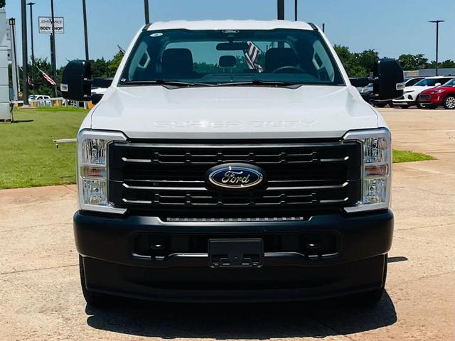 Photo of 2025 Oxford White Ford F-250