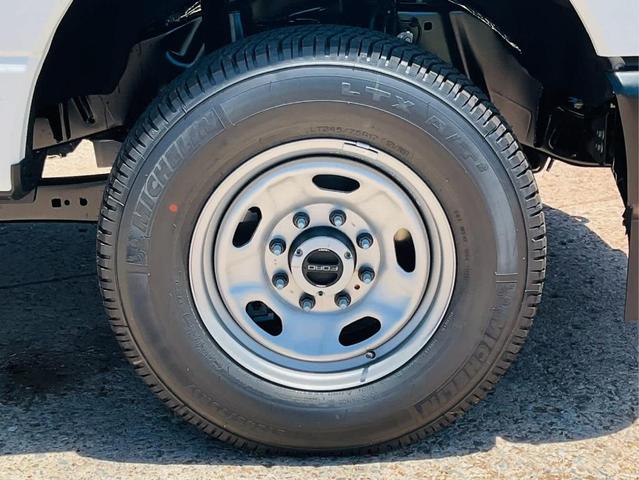 Photo of 2025 Oxford White Ford F-250