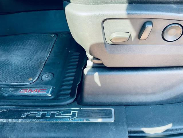 Photo of 2024 Onyx Black GMC Sierra 2500
