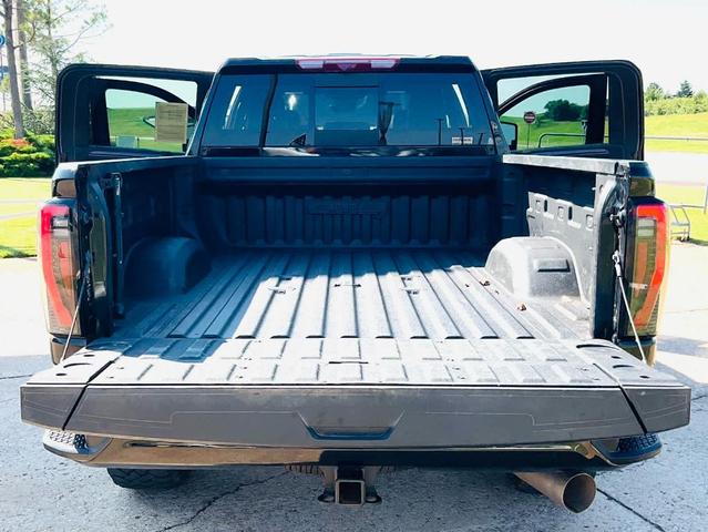 Photo of 2024 Onyx Black GMC Sierra 2500
