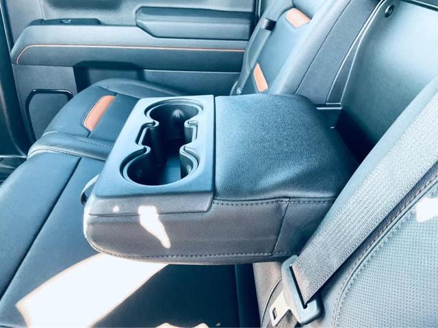 Photo of 2024 Onyx Black GMC Sierra 2500