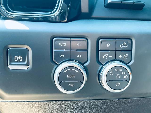 Photo of 2024 Onyx Black GMC Sierra 2500