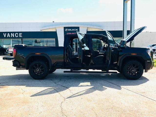 Photo of 2024 Onyx Black GMC Sierra 2500