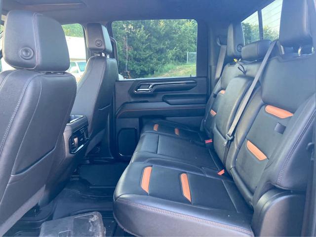 Photo of 2024 Onyx Black GMC Sierra 2500