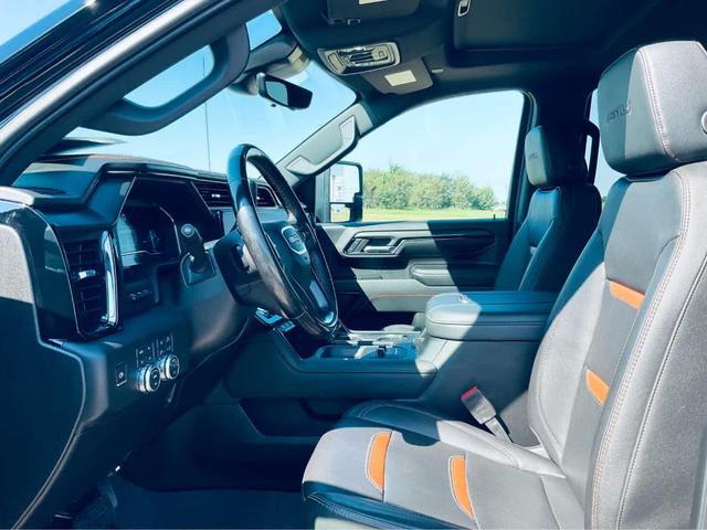 Photo of 2024 Onyx Black GMC Sierra 2500