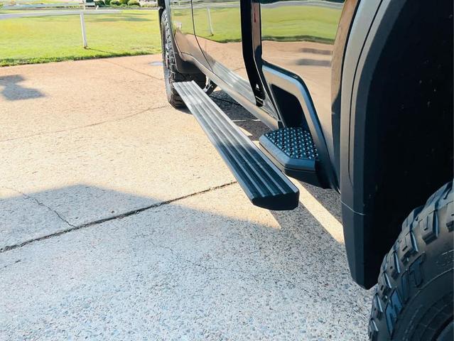 Photo of 2024 Onyx Black GMC Sierra 2500