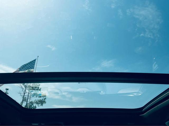 Photo of 2021 White Frost Tri-Coat GMC Yukon