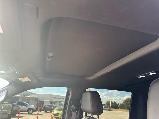 Photo of 2024 Summit White GMC Sierra 2500