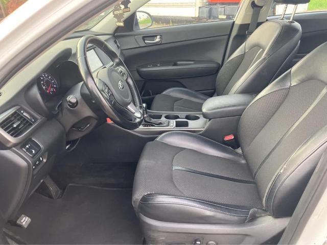 Photo of 2018 Snow White Pearl Kia Optima