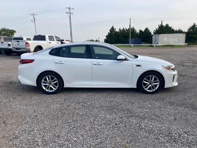 Photo of 2018 Snow White Pearl Kia Optima