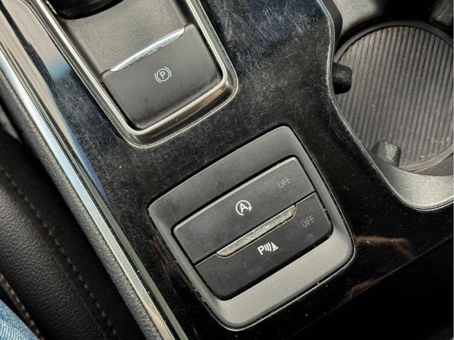 Photo of 2020 Iconic Silver Metallic Ford Edge