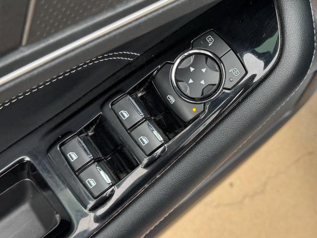 Photo of 2020 Iconic Silver Metallic Ford Edge