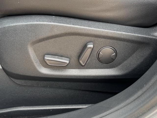 Photo of 2020 Iconic Silver Metallic Ford Edge