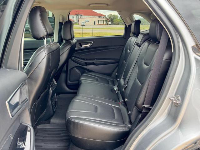 Photo of 2020 Iconic Silver Metallic Ford Edge
