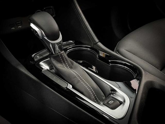 Photo of 2024 Summit White Buick Encore GX