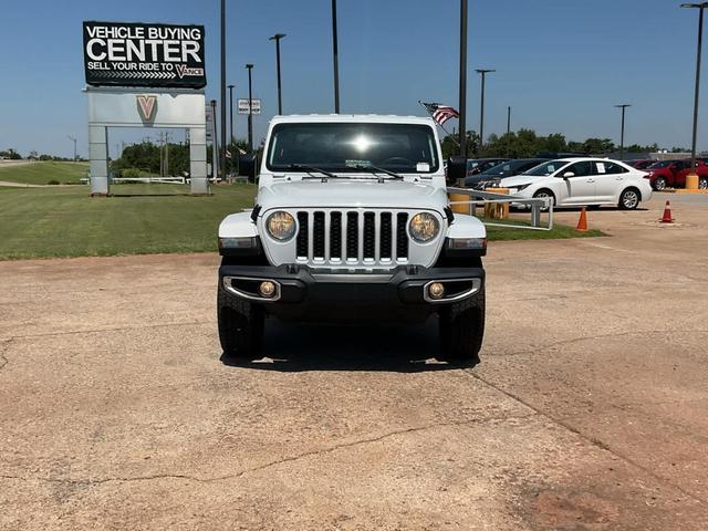 Photo of 2023 Bright White Clearcoat Jeep Gladiator