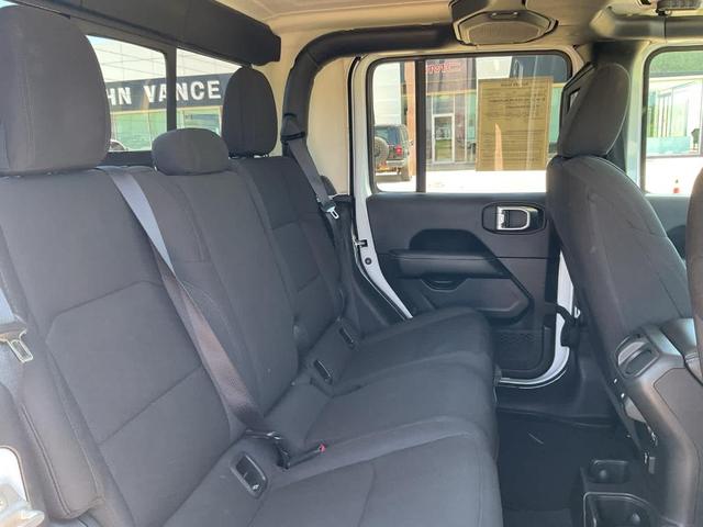 Photo of 2023 Bright White Clearcoat Jeep Gladiator