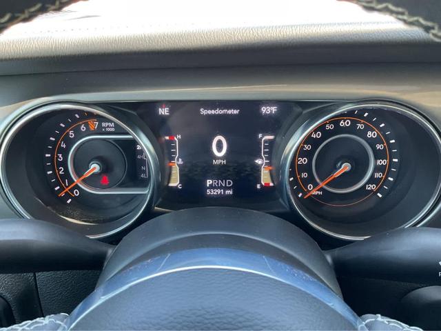 Photo of 2023 Bright White Clearcoat Jeep Gladiator