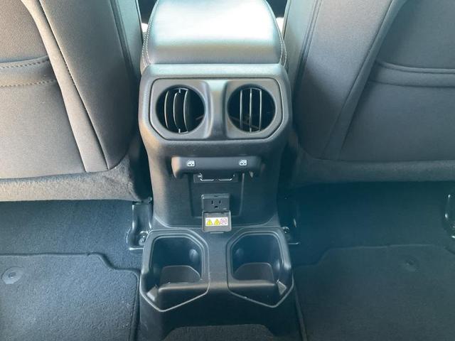 Photo of 2023 Bright White Clearcoat Jeep Gladiator