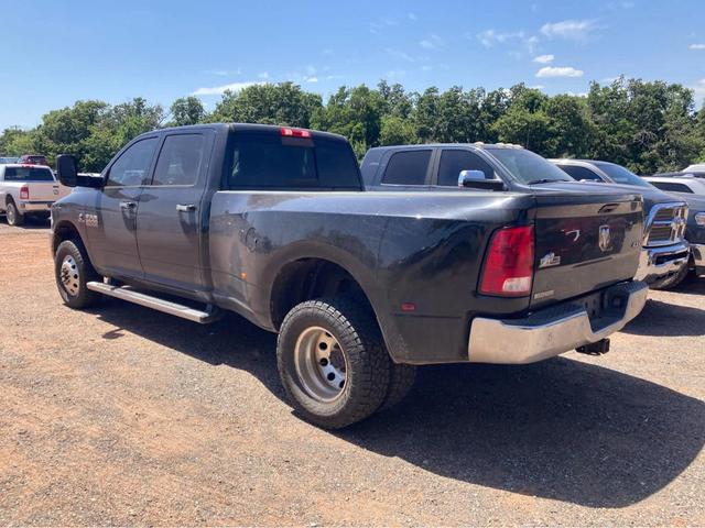 Photo of 2018 Brilliant Black Crystal Pearlcoat RAM 3500
