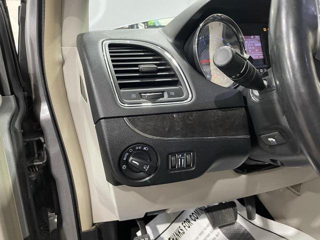 Photo of 2013 Billet Silver Metallic Clearcoat Chrysler Town & Country