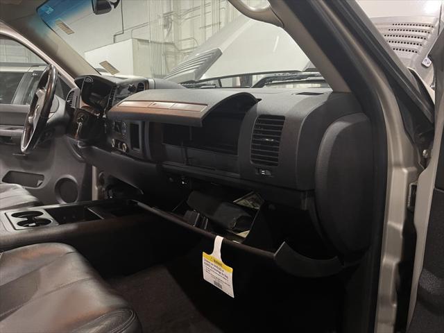 Photo of 2008 Silver Birch Metallic Chevrolet Silverado 2500