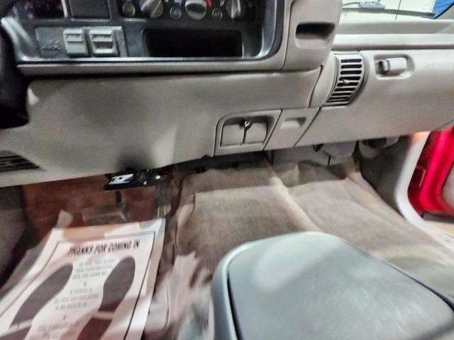 Photo of 1996 Red Chevrolet 1500