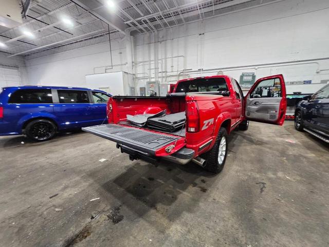 Photo of 1996 Red Chevrolet 1500