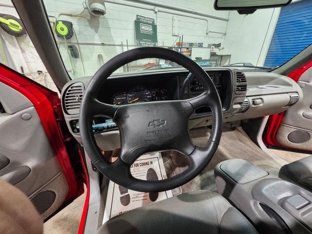 Photo of 1996 Red Chevrolet 1500