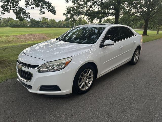 Photo of 2015 WHITE Chevrolet Malibu
