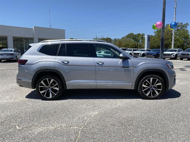 Photo of 2025 Silver Mist Metallic Volkswagen Atlas