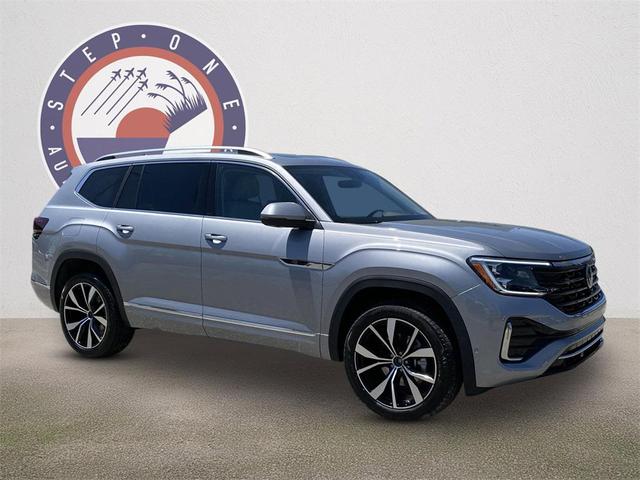 Photo of 2025 Silver Mist Metallic Volkswagen Atlas