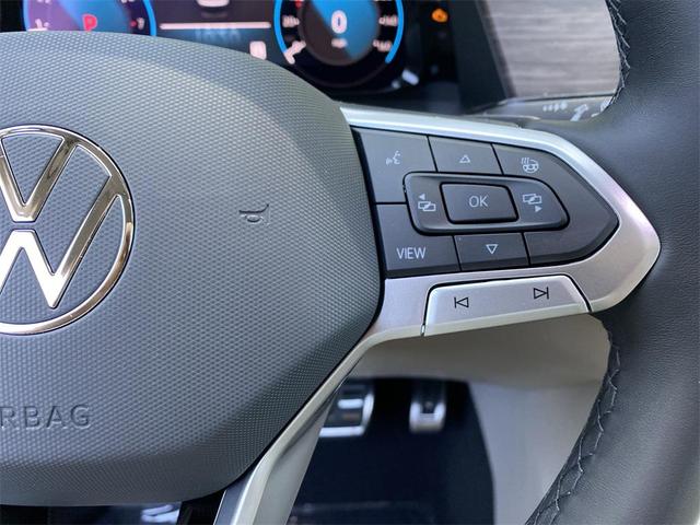 Photo of 2025 Silver Mist Metallic Volkswagen Atlas