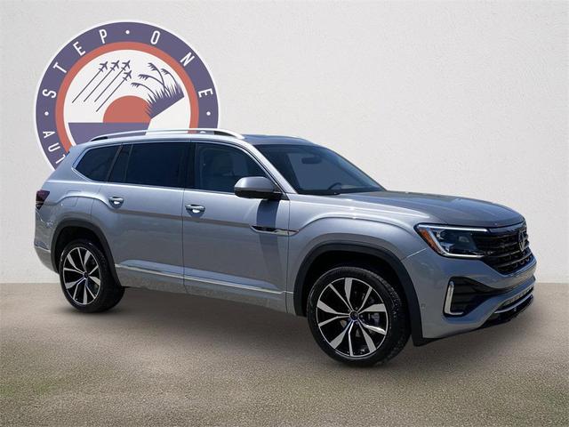 Photo of 2025 Silver Mist Metallic Volkswagen Atlas
