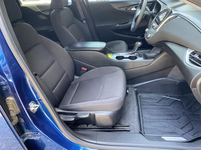 Photo of 2019 Pacific Blue Metallic Chevrolet Malibu