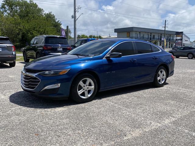 Photo of 2019 Pacific Blue Metallic Chevrolet Malibu
